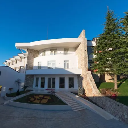 Chateau Linza 4*