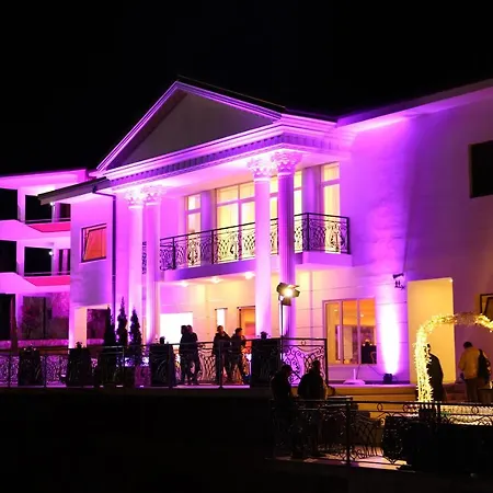 Chateau Linza Hotel 4*