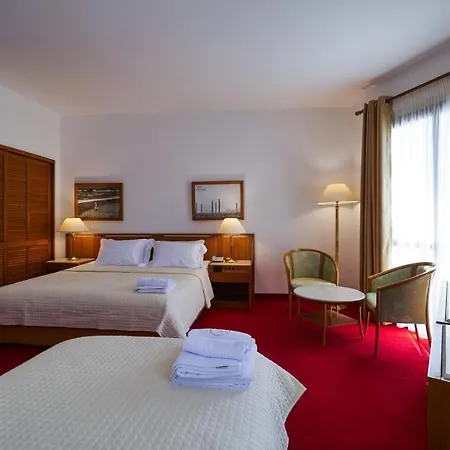 Hotel Chateau Linza 4*