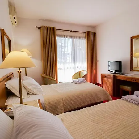 Chateau Linza Hotel