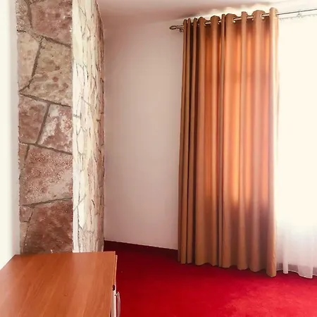 Chateau Linza 4* Tirana