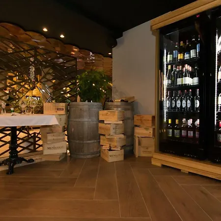 Chateau Linza Hotel